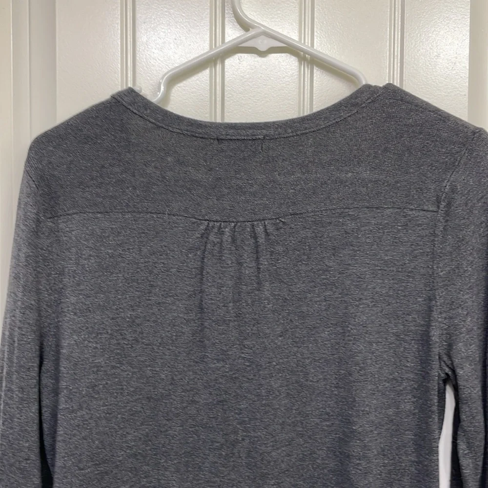 Eddie Bauer gray sweater - Picture 8 of 9